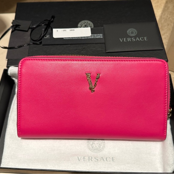 Versace Wallet - Picture 2 of 6